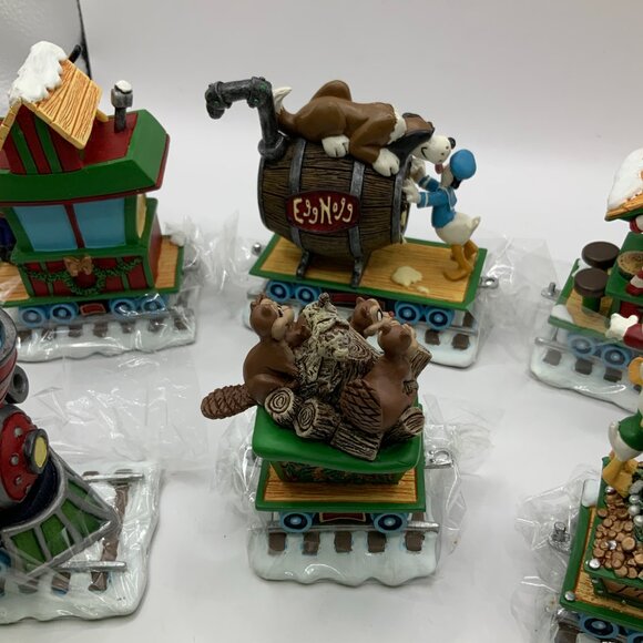 Danbury Mint Disney Vintage Mickey's Express Christmas Train Set - Picture 2 of 7